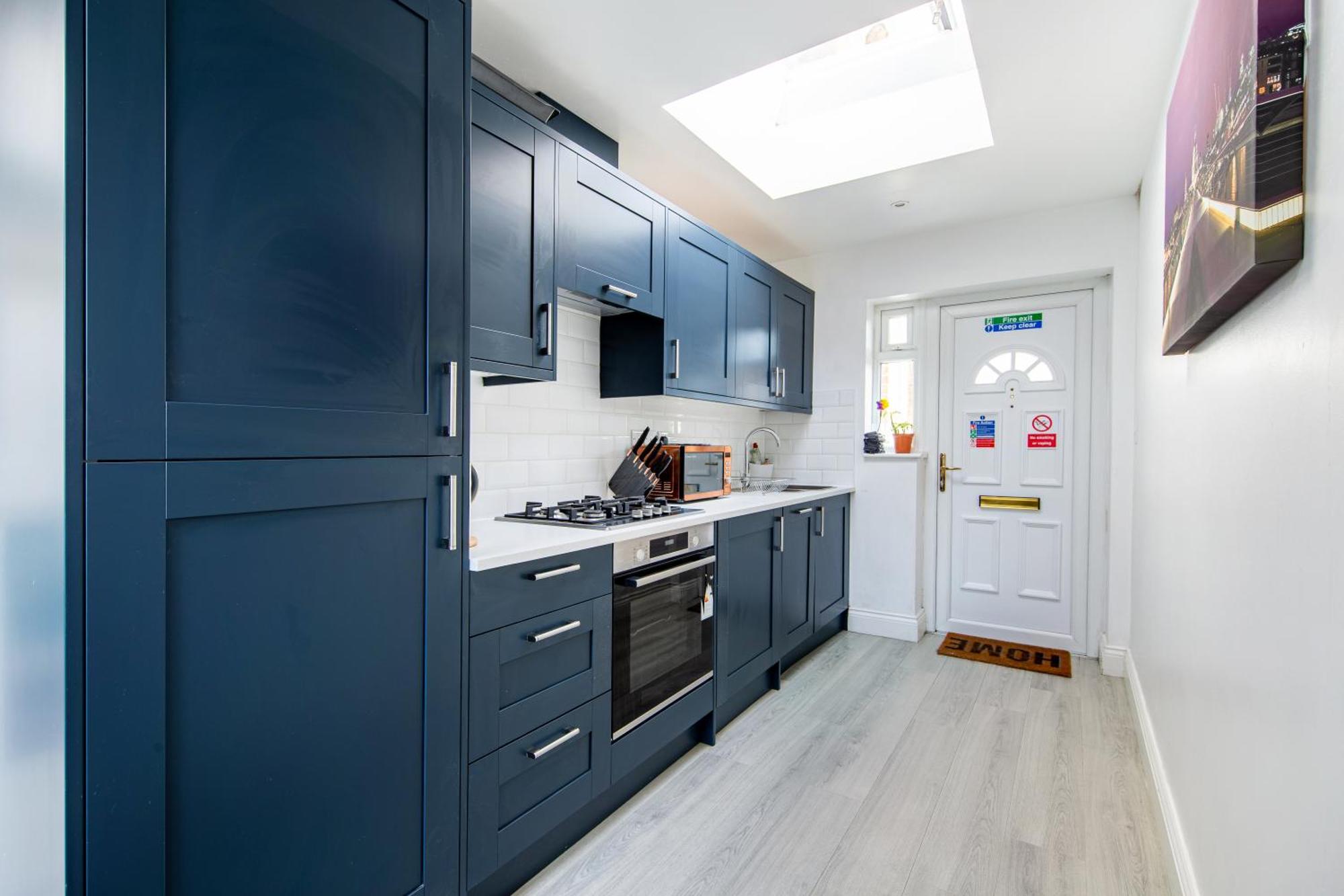 Cosy 1 Bed Apartment With Free Parking Close To Underground Station Zone 2 For Quick Access To Central London Up To 5 Guests Екстериор снимка