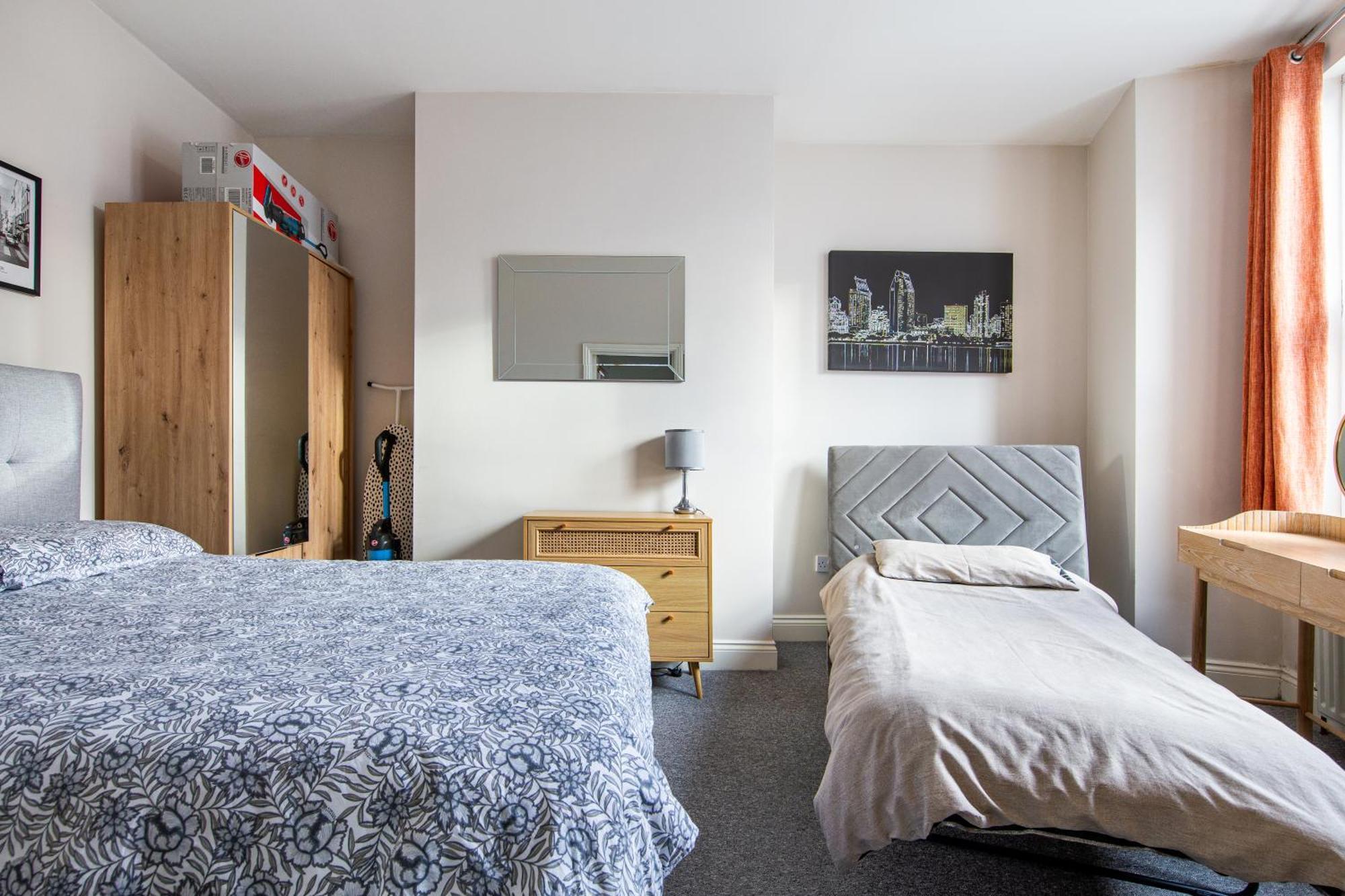 Cosy 1 Bed Apartment With Free Parking Close To Underground Station Zone 2 For Quick Access To Central London Up To 5 Guests Екстериор снимка