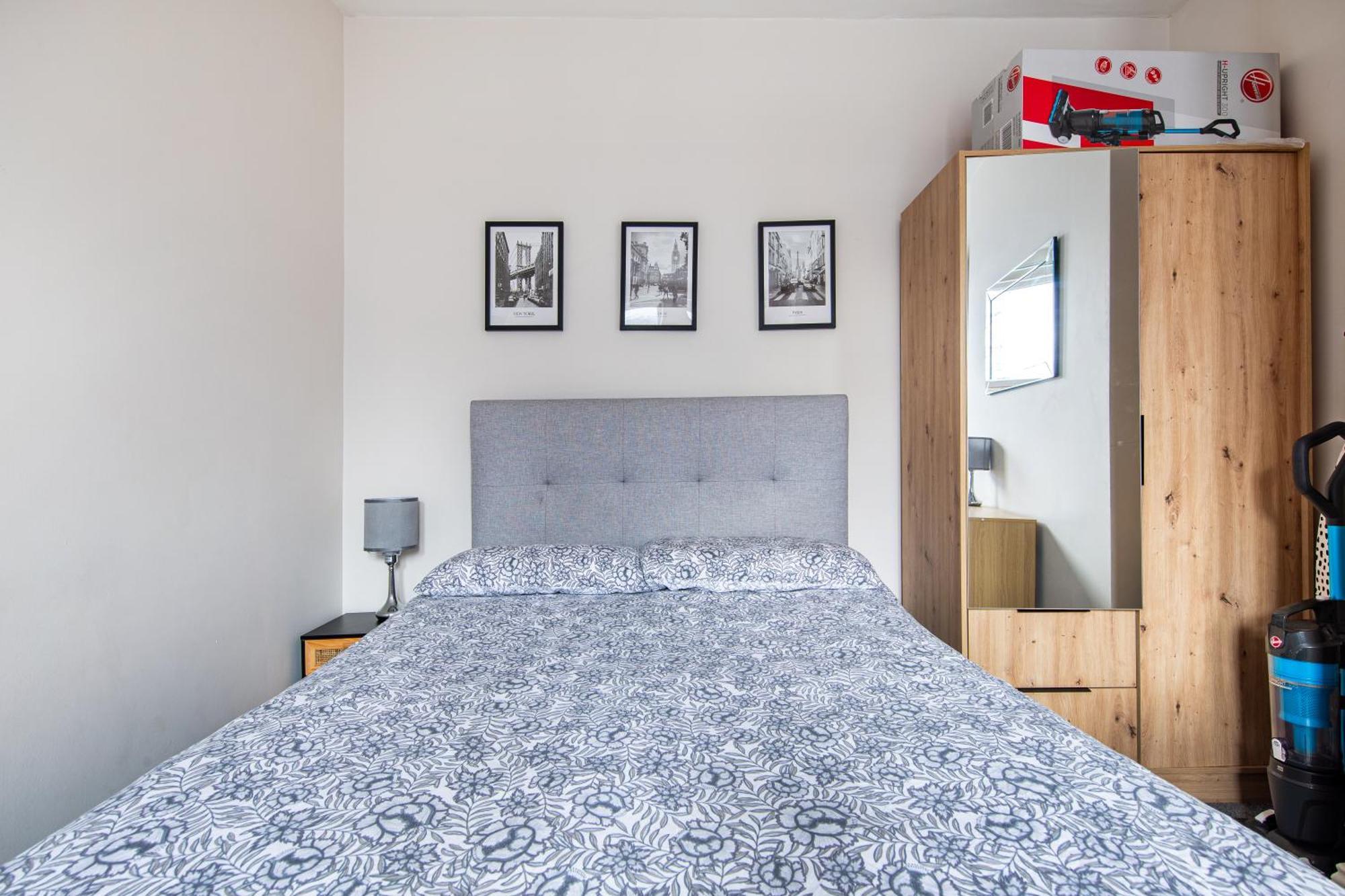 Cosy 1 Bed Apartment With Free Parking Close To Underground Station Zone 2 For Quick Access To Central London Up To 5 Guests Екстериор снимка