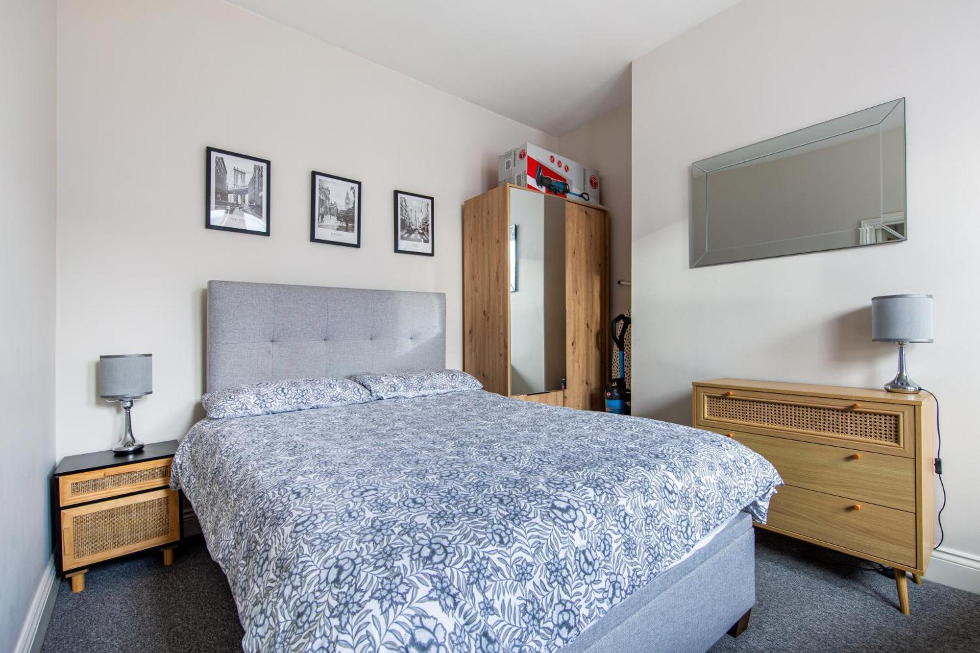 Cosy 1 Bed Apartment With Free Parking Close To Underground Station Zone 2 For Quick Access To Central London Up To 5 Guests Екстериор снимка